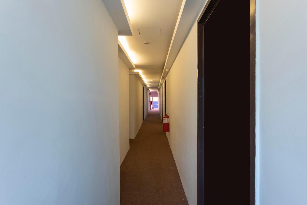 Oyo 90403 North City Hotel Johor Bahru Kültér fotó
